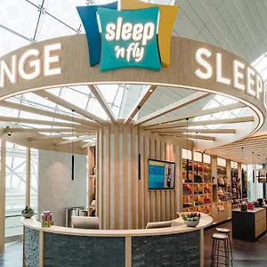 Капсульный отель Sleep 'n Fly Sleep Lounge, B-gates Terminal 3 - Transit Only, Дубай
